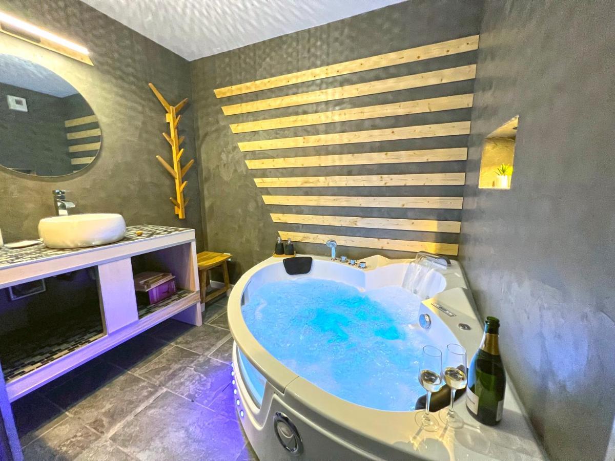 Gite Cosy Avec Jacuzzi Classe 3 Etoiles Poncin Ngoại thất bức ảnh