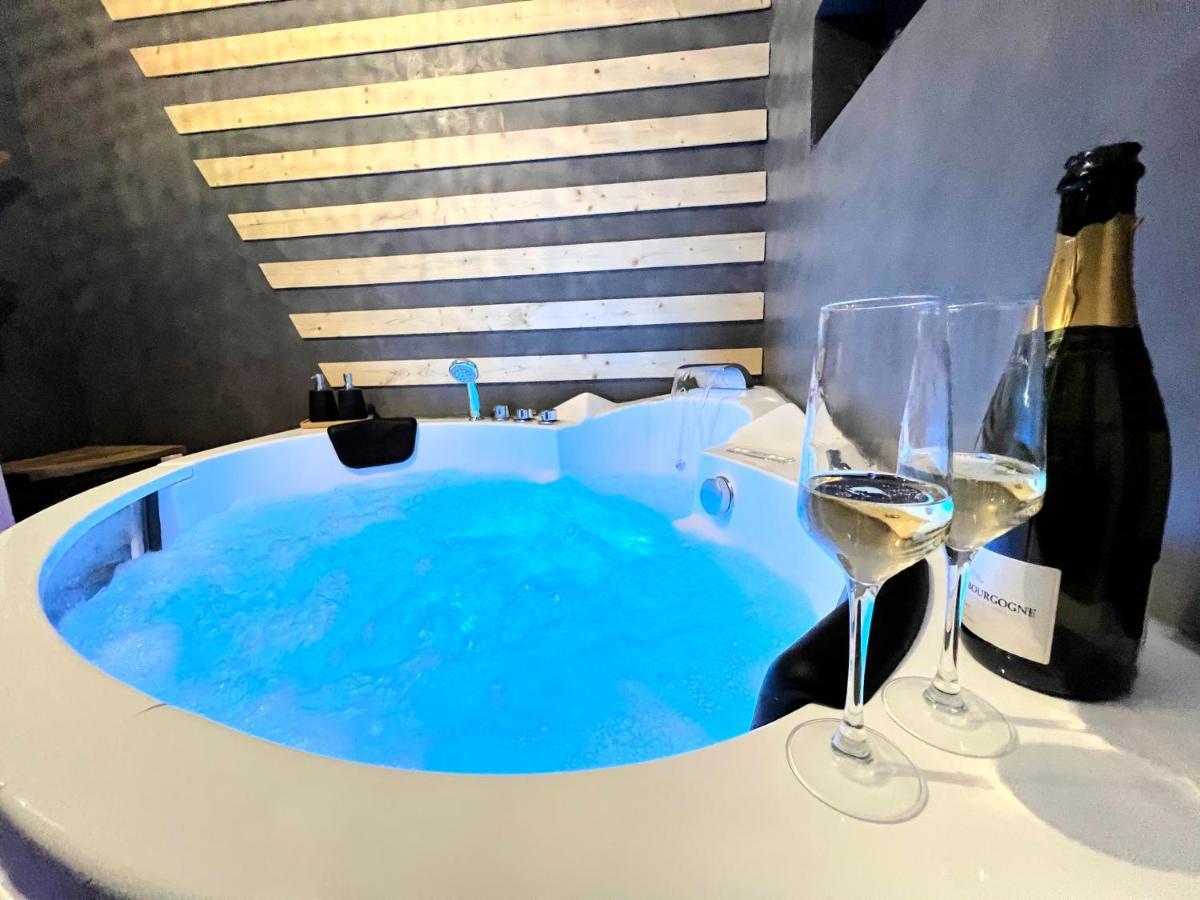 Gite Cosy Avec Jacuzzi Classe 3 Etoiles Poncin Ngoại thất bức ảnh